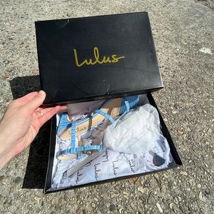 Lulus blue kitten heel croc sandals, size 9